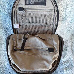 Thule "Tact 08" 8L Crossbody Sling Bag